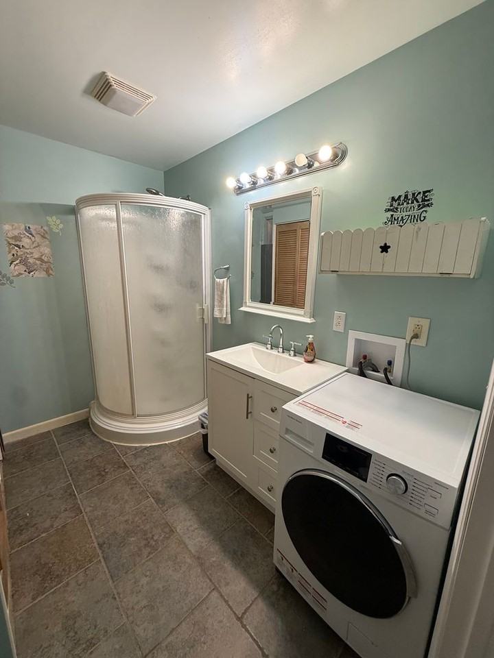 1006 Robert Ct - Photo 7 of 8