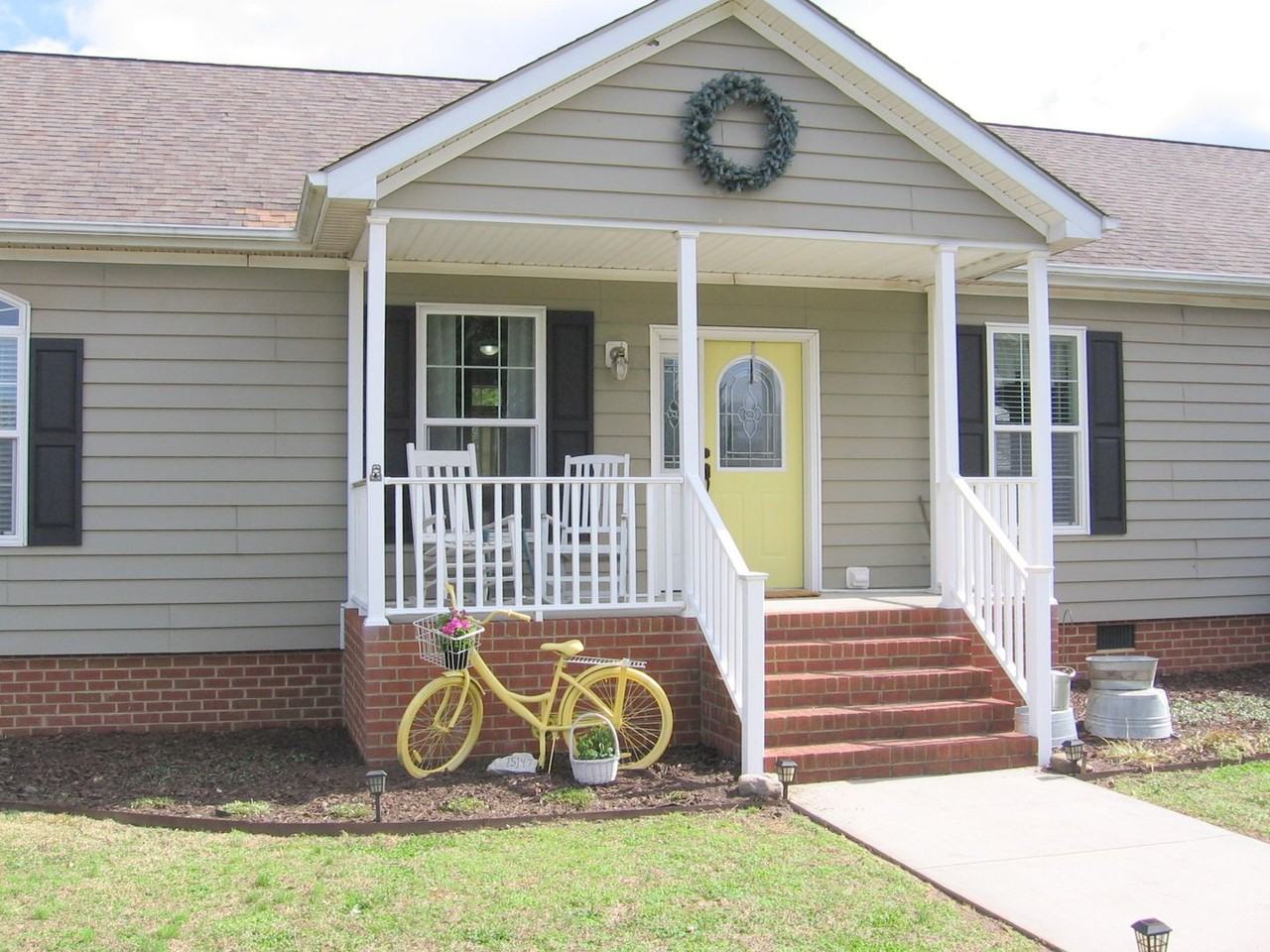 15147 Carol Dr - Photo 2 of 27