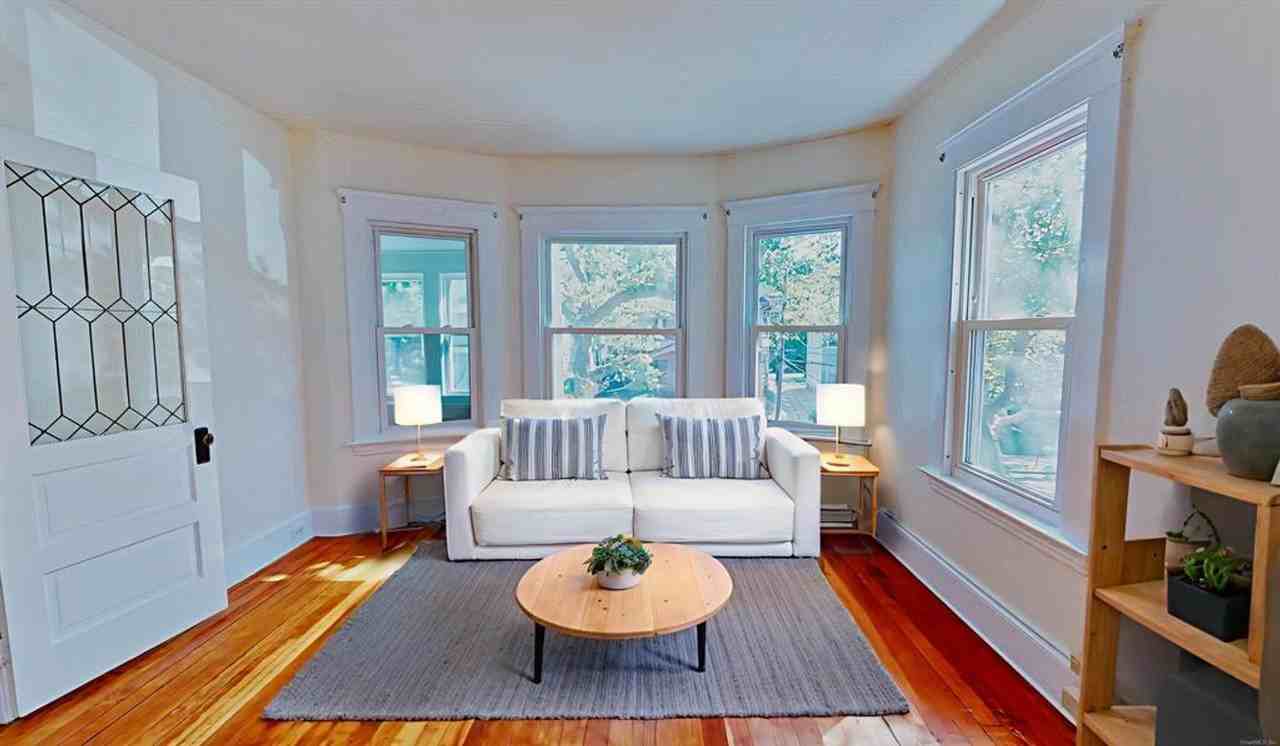 134 Mansfield St - Photo 4 of 50