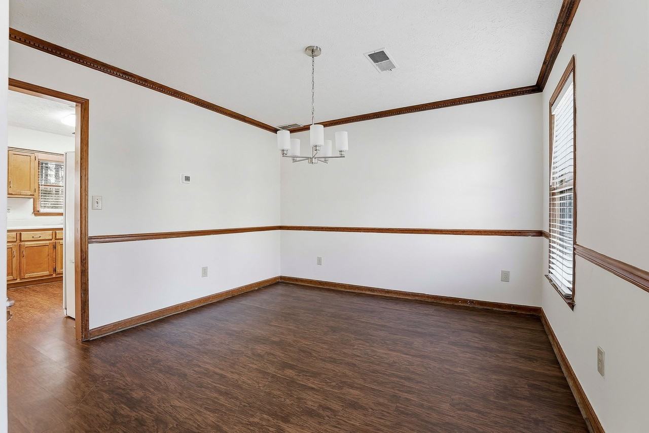 502 Caxton Ct - Photo 4 of 20