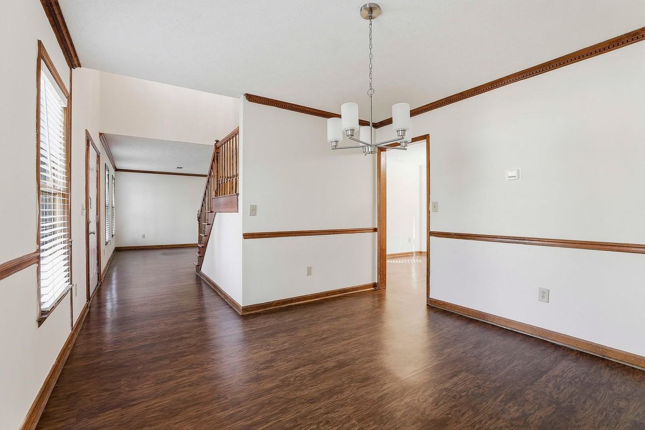 502 Caxton Ct - Photo 5 of 20