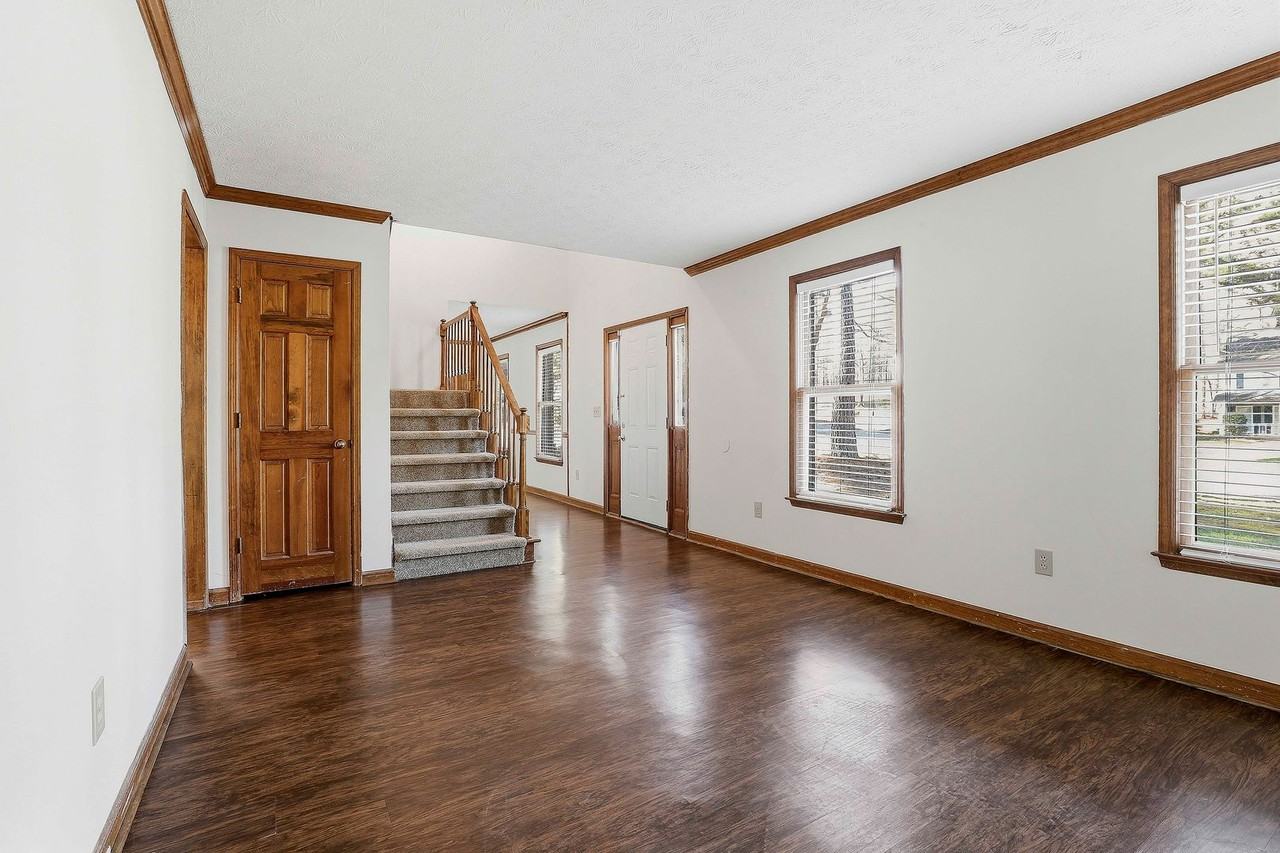 502 Caxton Ct - Photo 7 of 20