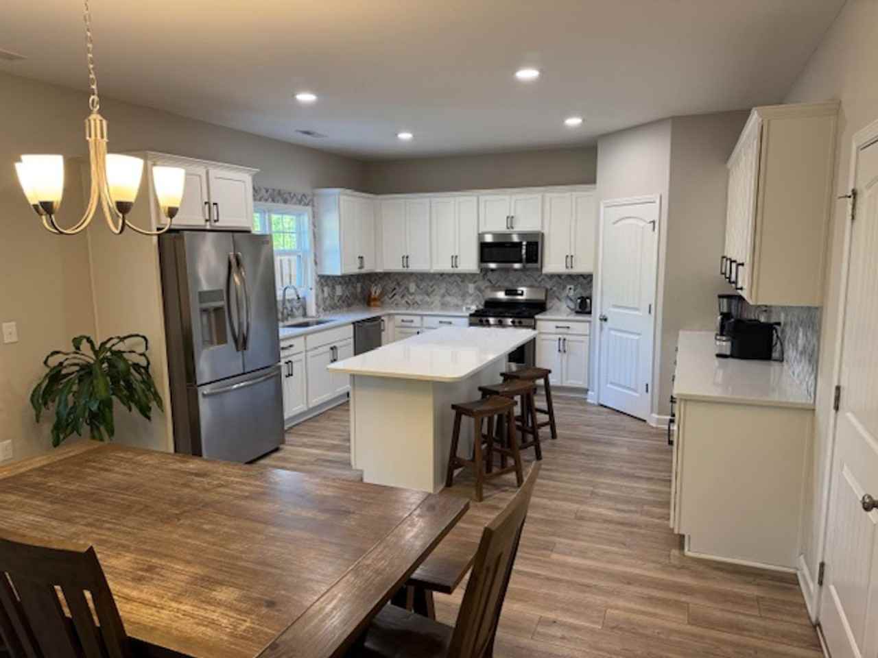 533 Transom Way - Photo 7 of 19