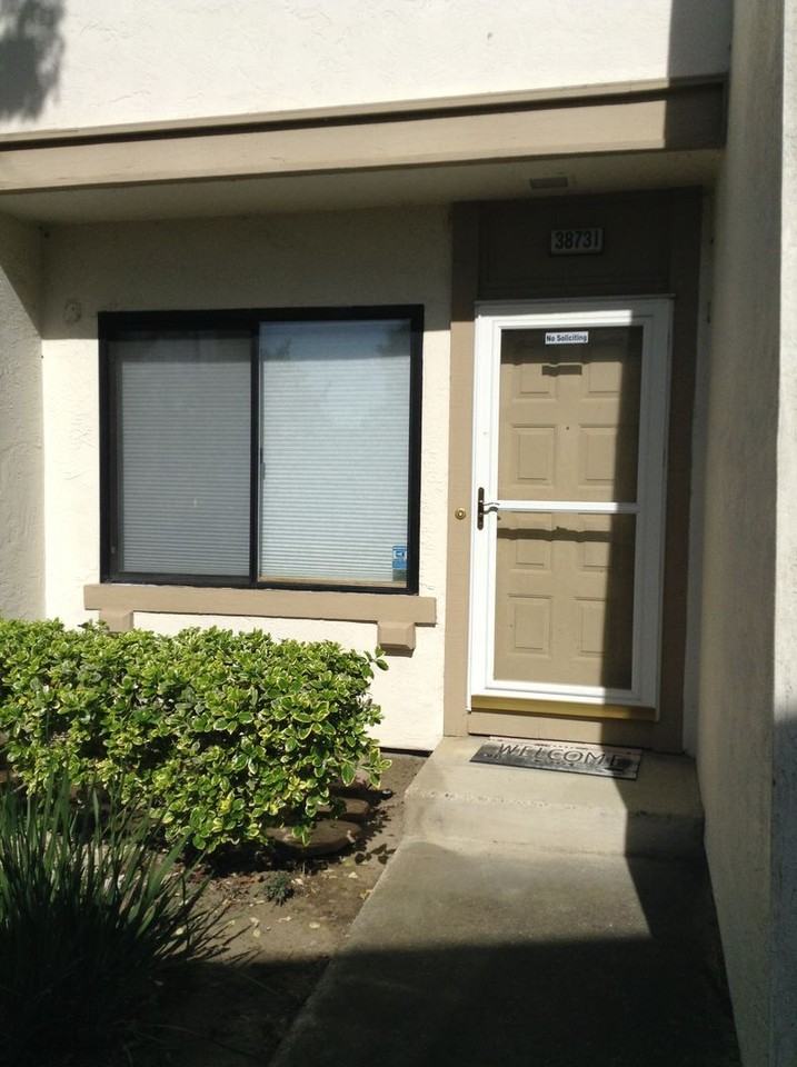 38731 Aurora Ter - Photo 2 of 46