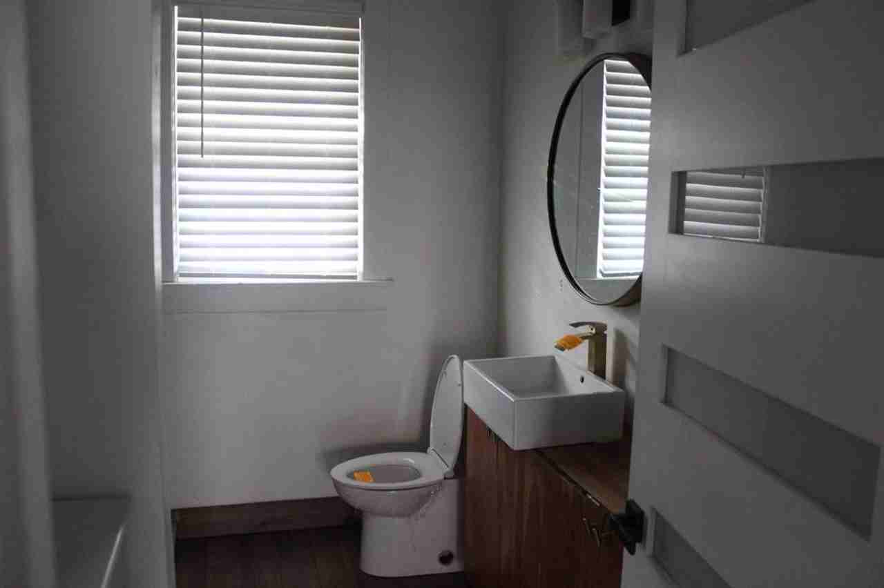 1621 Kendale Ave - Photo 5 of 7