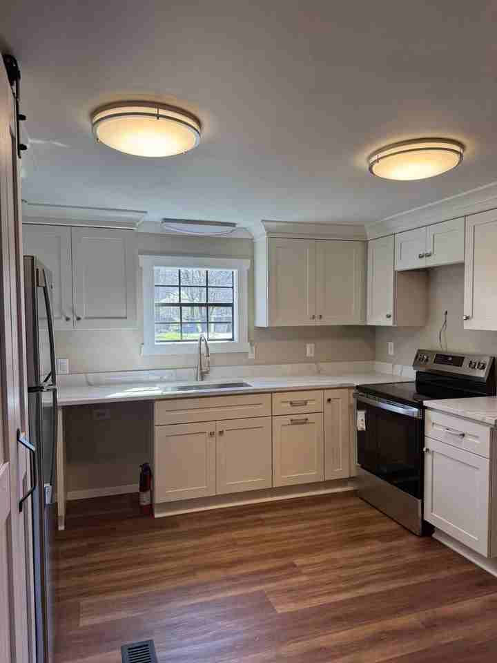 4234 Cedar Point Ln - Photo 3 of 15