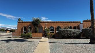 572 N Citadel Ave - Photo 1 of 1