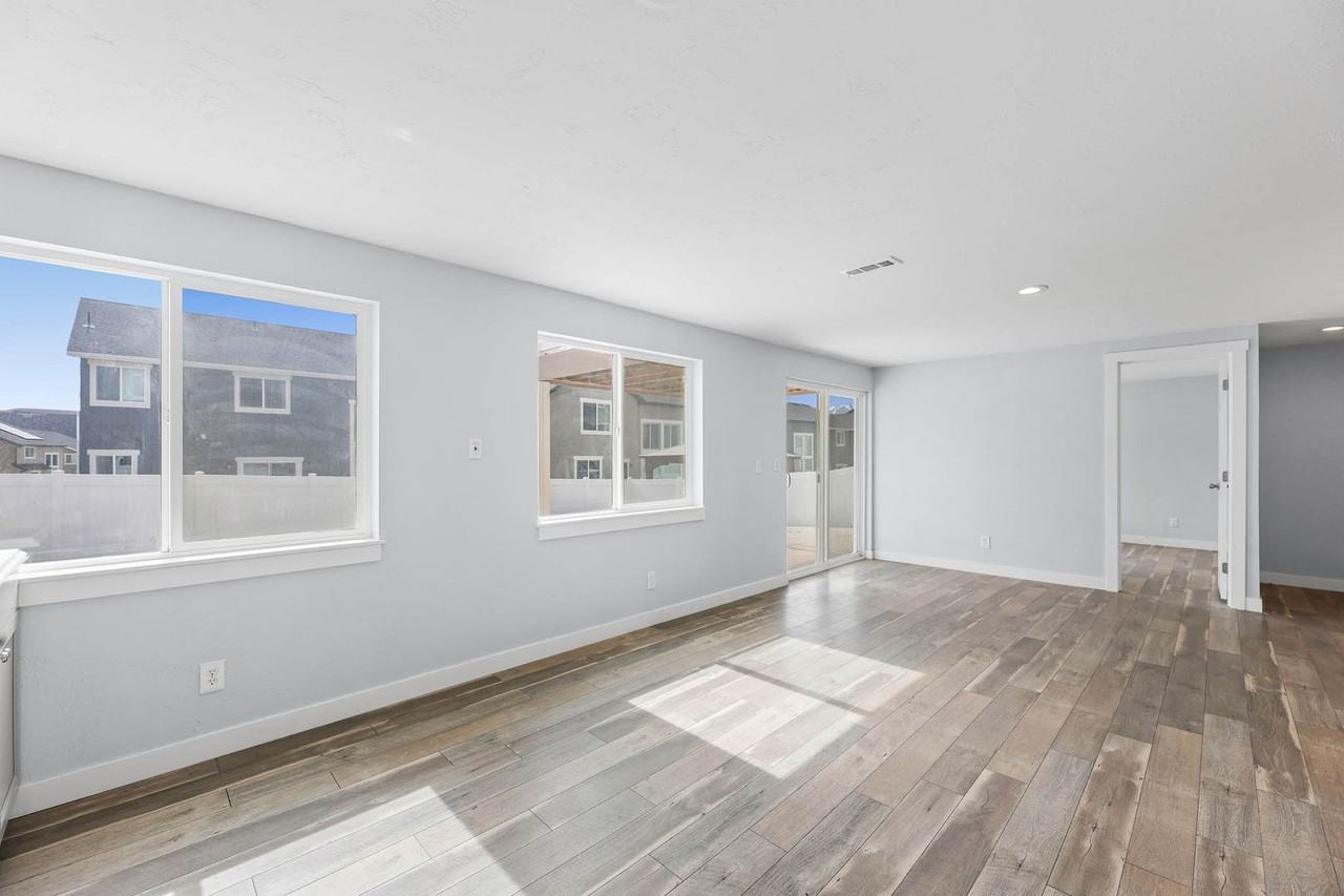 1583 W Quailhill Rd - Photo 4 of 50