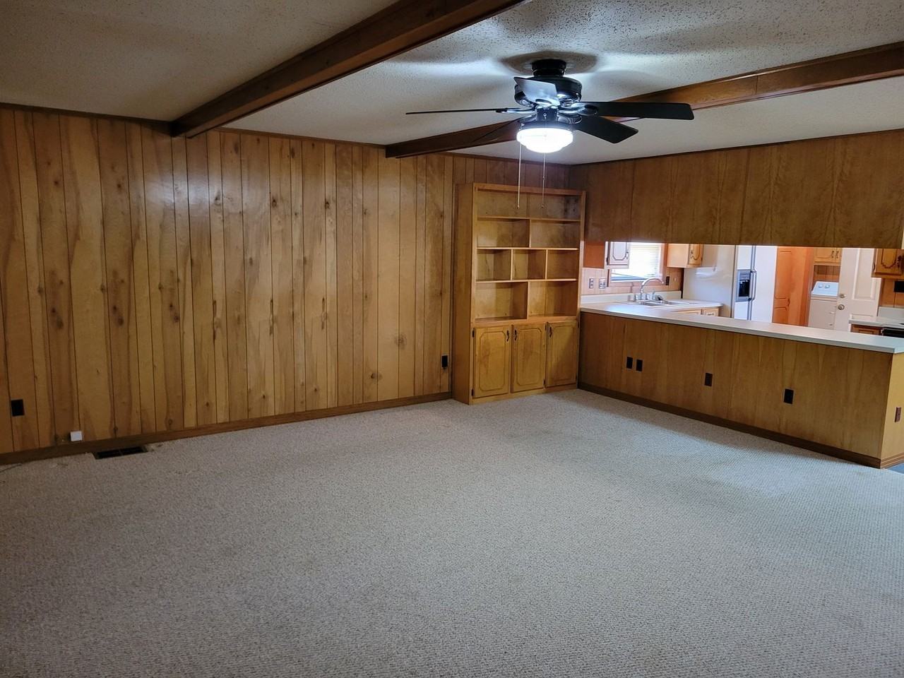 912 N Main St - Photo 3 of 10