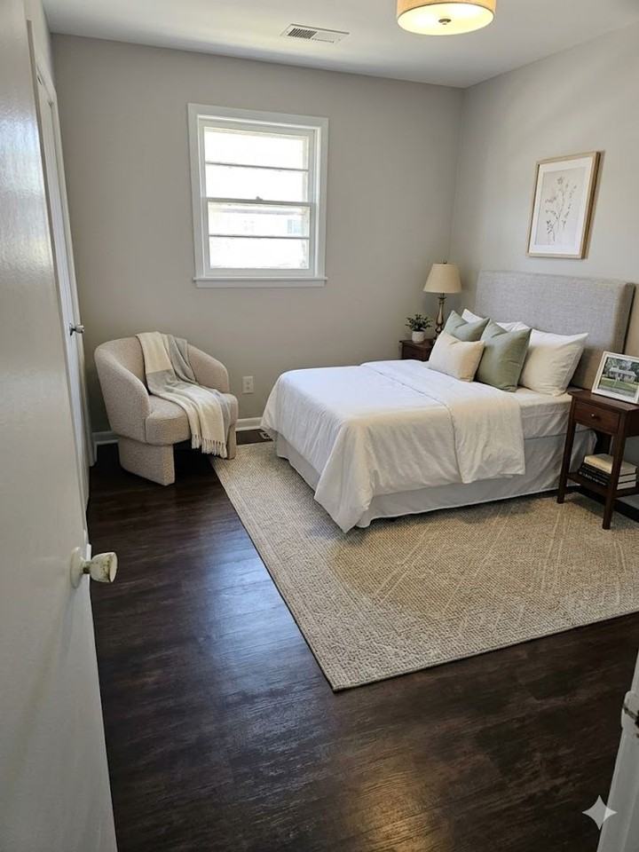 1806 Camelot Dr - Photo 5 of 7