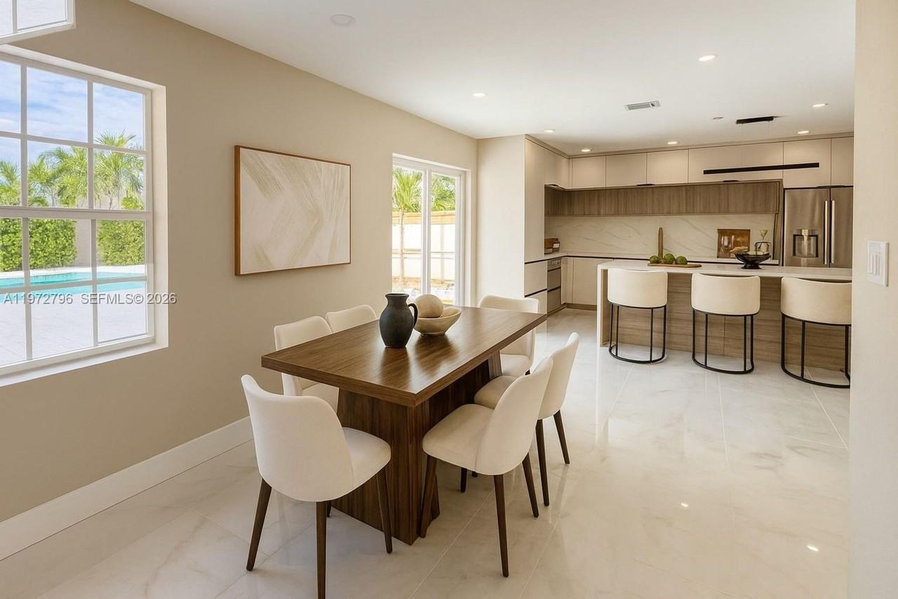 1399 Ne 38th St - Photo 3 of 21