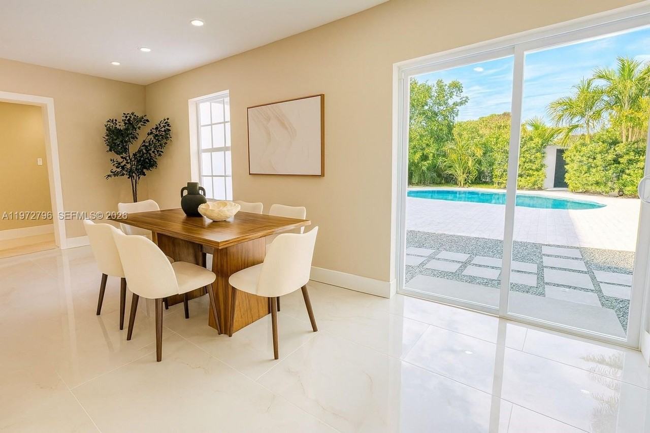 1399 Ne 38th St - Photo 5 of 21