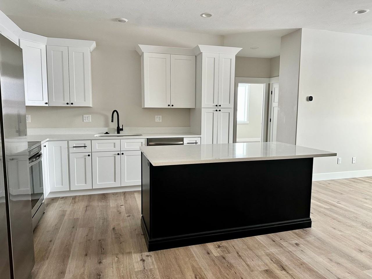 1393 Maple Leaf Ln - Photo 5 of 10