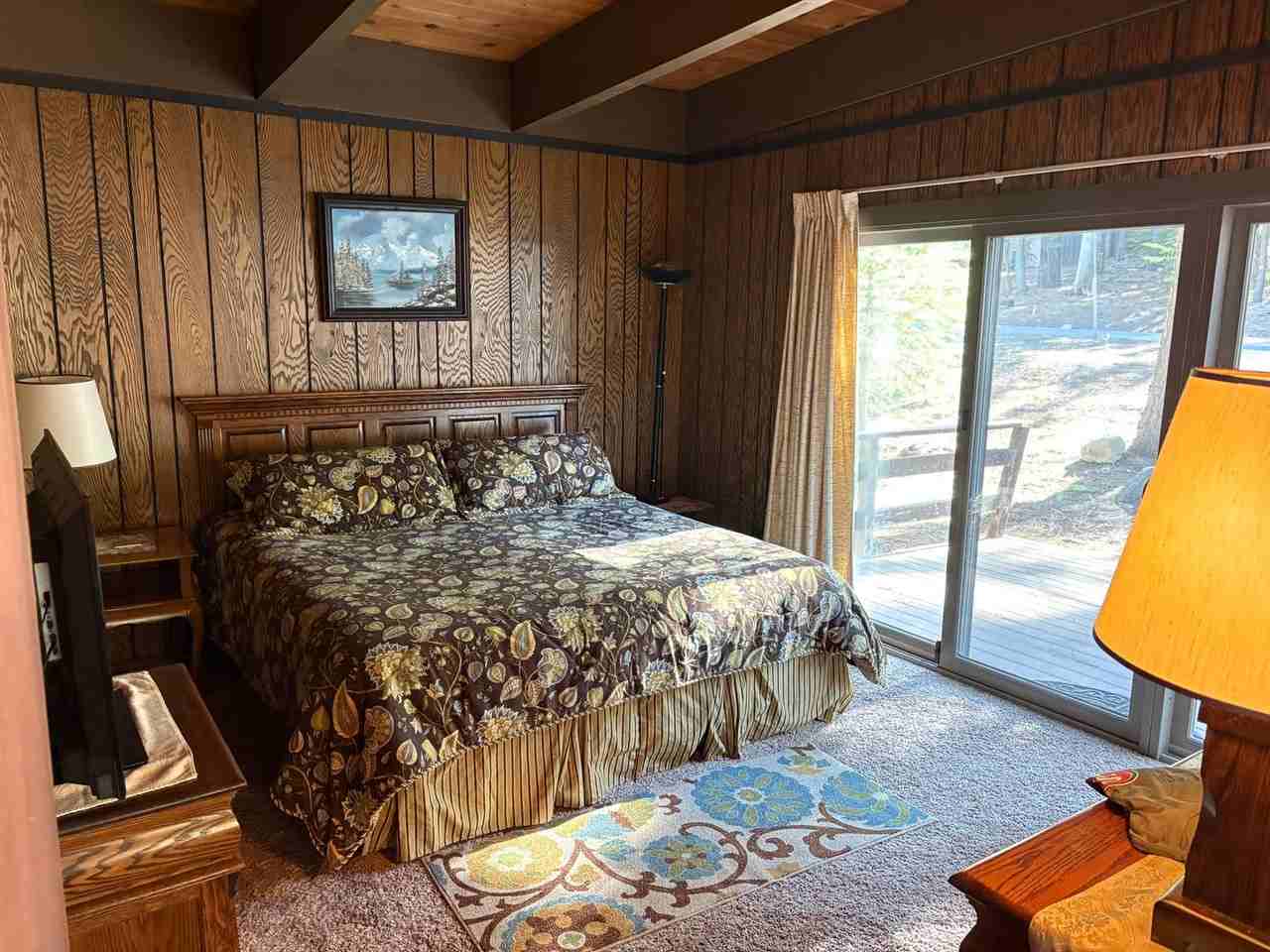 1496 Apple Valley Dr - Photo 3 of 9