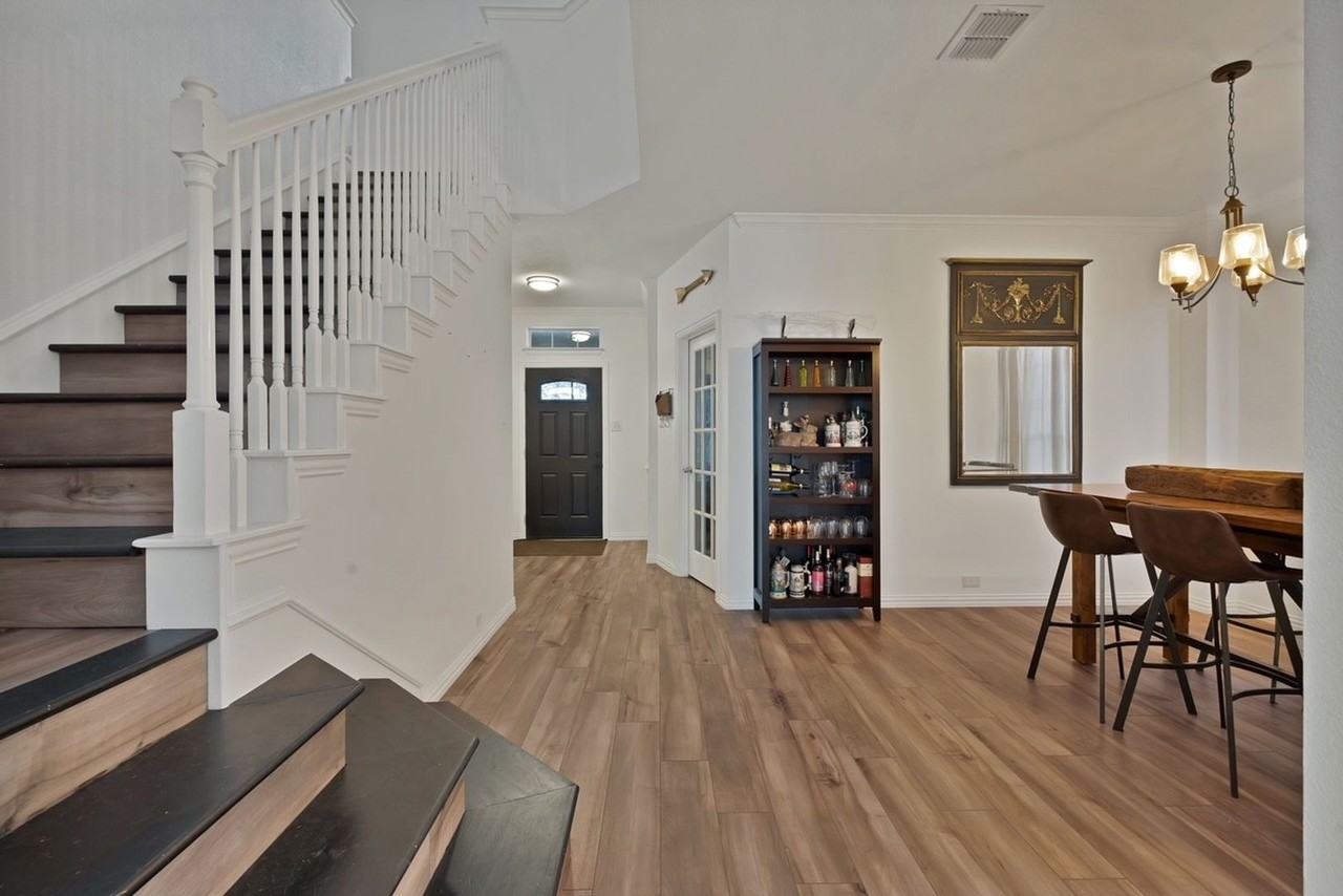 1708 Kittyhawk Dr - Photo 5 of 27