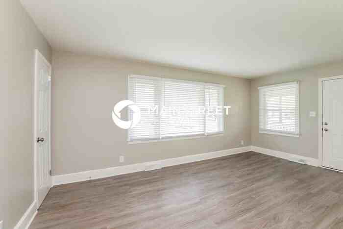 3624 Sargeant Dr - Photo 3 of 16