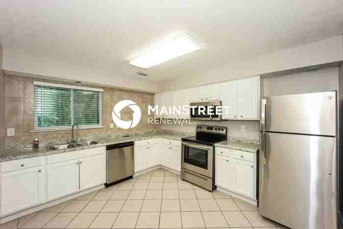 7426 Dartmouth Ct - Photo 7 of 17