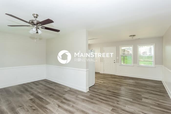 9008 Gladden Ct - Photo 5 of 16