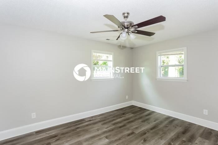 9008 Gladden Ct - Photo 7 of 16