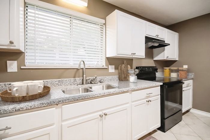 12610 Fern Forest Dr - Photo 3 of 17