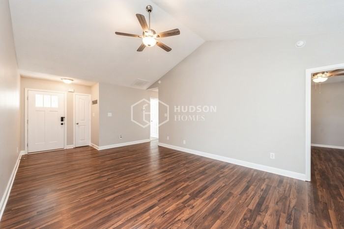 9314 Broken Pine Ln - Photo 4 of 17