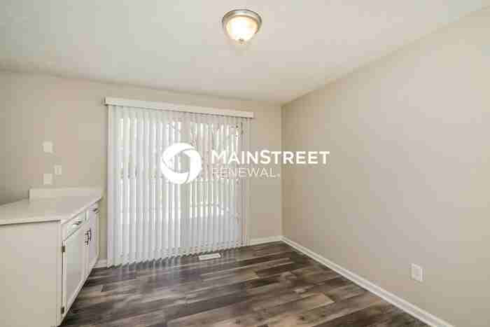 8709 Redcoat Ct - Photo 5 of 17