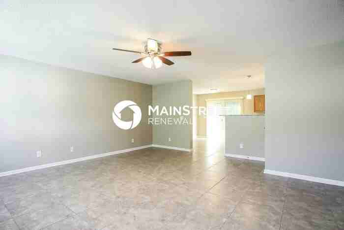 6214 Creekbrooke Ct - Photo 3 of 17