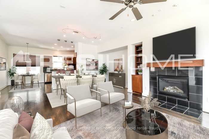 5610 Schuler St - Photo 3 of 20