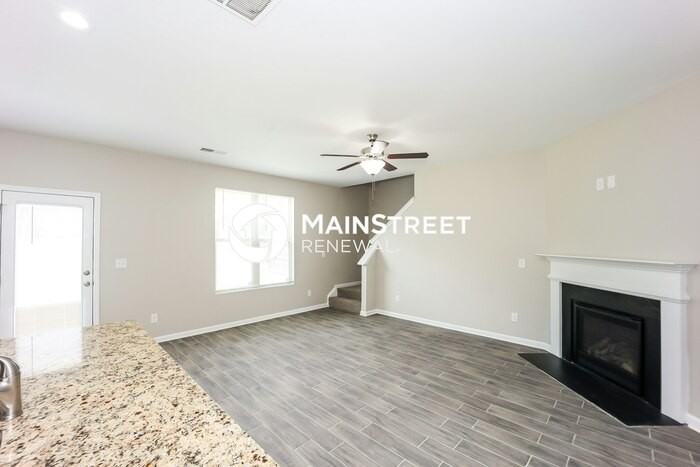 6372 Woodwell Dr - Photo 5 of 17