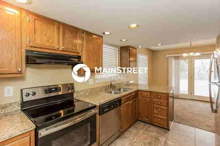 7461 Cobblestone West Dr - Photo 4 of 13