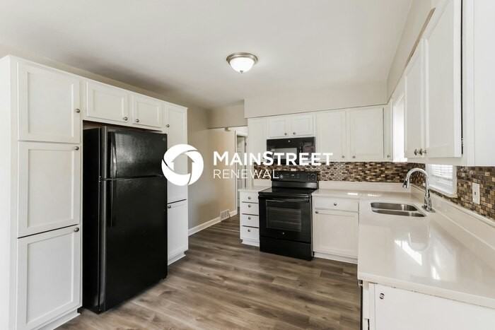 5211 Eugene Way - Photo 6 of 16