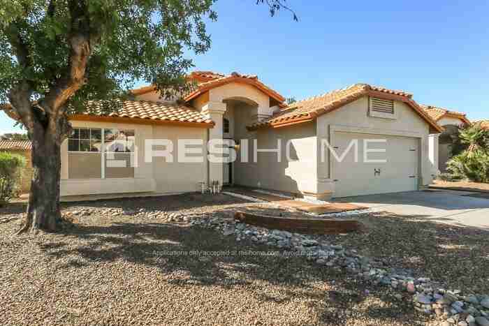 1683 W Boston St - Photo 2 of 18