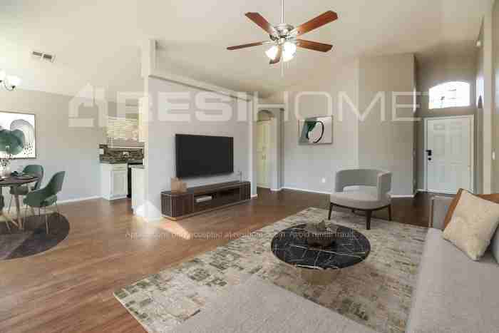 1683 W Boston St - Photo 5 of 18