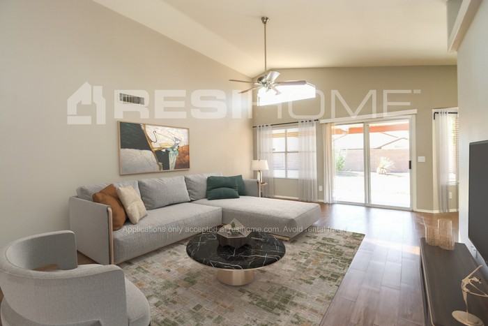 1683 W Boston St - Photo 6 of 18