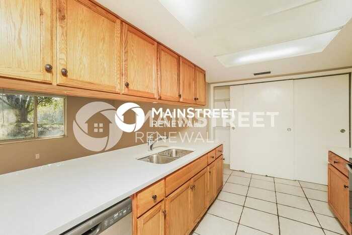 5100 Lydia Ct - Photo 6 of 15