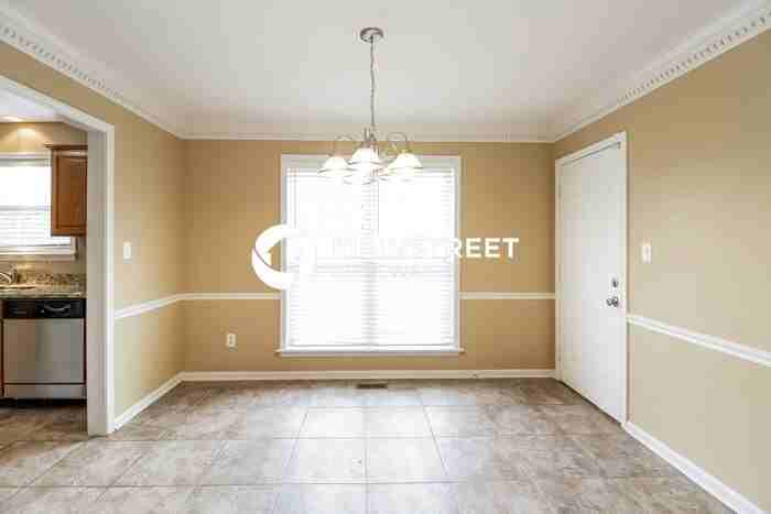 3003 Christiana Woods Ct - Photo 4 of 15