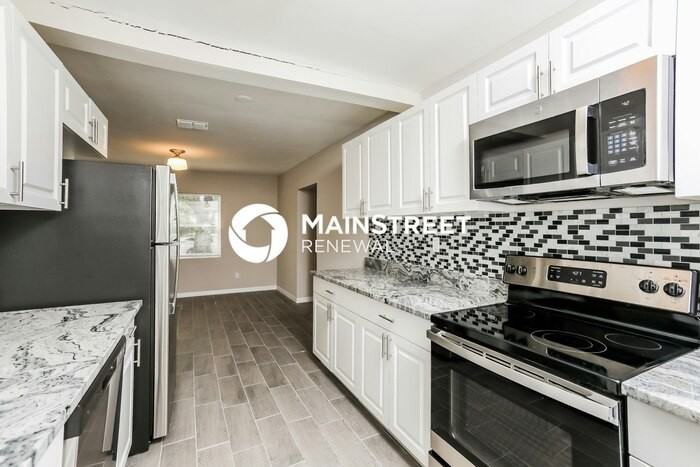 913 Bethune Dr - Photo 6 of 16