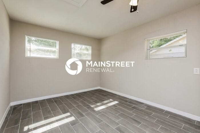 913 Bethune Dr - Photo 7 of 16