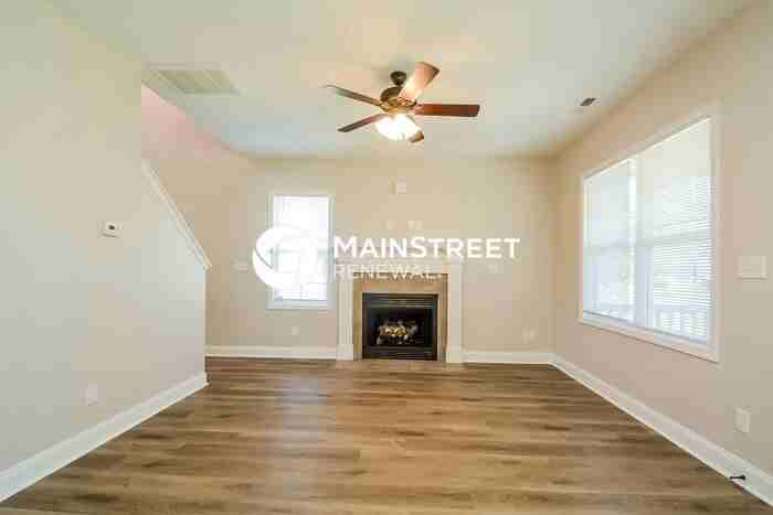 39 Wood Green Dr - Photo 4 of 17