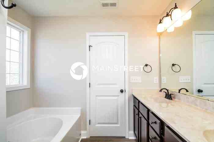 39 Wood Green Dr - Photo 7 of 17