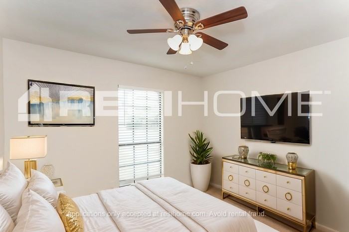 7308 Bristlecone Ct - Photo 6 of 17