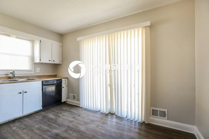11923 Manchester Ave - Photo 6 of 17