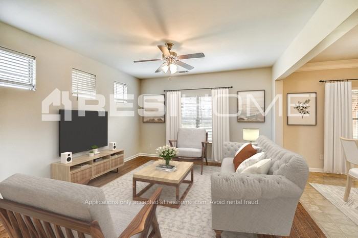 5032 Kensington Pl - Photo 5 of 18