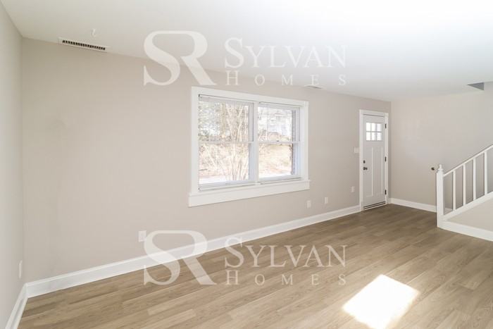 737 Eddy Rd - Photo 4 of 16