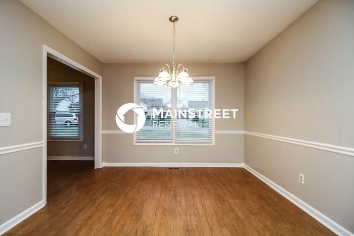 592 Woodcrest Dr - Photo 6 of 16