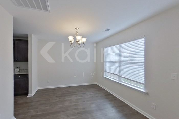 100 Saint Matthew Way - Photo 4 of 30