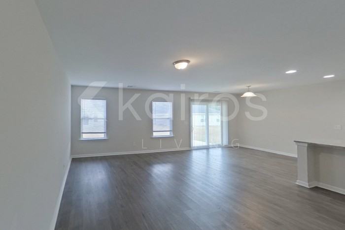 100 Saint Matthew Way - Photo 5 of 30