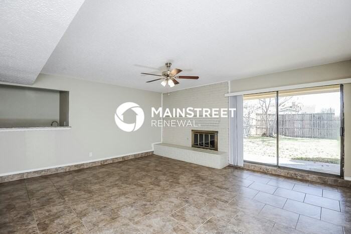 5022 Presidio Dr - Photo 4 of 17