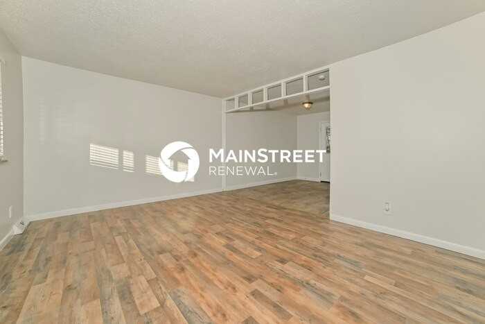 11920 Berwick Ln - Photo 4 of 17