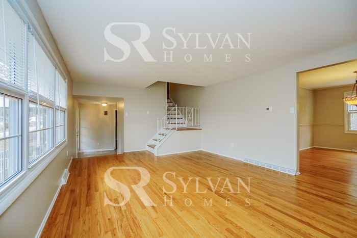 164 Friar Ln - Photo 4 of 16